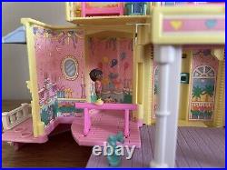 Vintage Polly Pocket 1995 clubhouse, original figures 100% complete