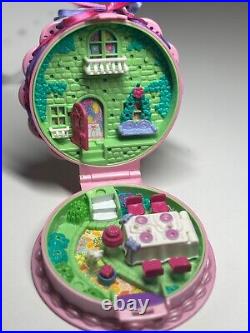 Vintage Polly Pocket BIRTHDAY SURPRISE cake (100% Complete) + 1 extra piece