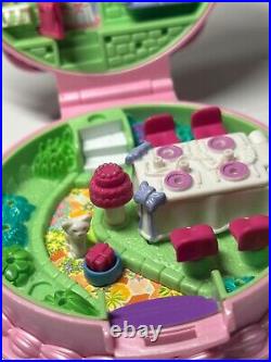 Vintage Polly Pocket BIRTHDAY SURPRISE cake (100% Complete) + 1 extra piece