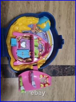 Vintage Polly Pocket Bluebird Disney Minnie In Space 1996 with 3 figures. Rare