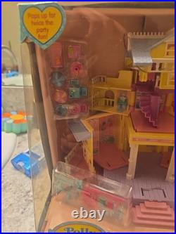 Vintage Polly Pocket CLUBHOUSE Pop Up POLLYVILLE Bluebird 1995 NIB