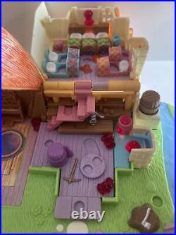 Vintage Polly Pocket Disney Snow White House And Dwarf Figures COMPLETE