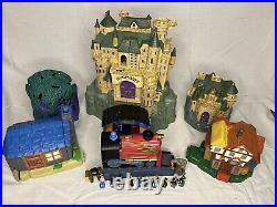 Vintage Polly Pocket Harry Potter Hogwarts Castle & 5 Other Playsrts With Figures