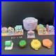 Vintage_Polly_Pocket_Miniature_Houses_And_Compacts_Lot_Of_11_Plus_7_Figures_01_kxq