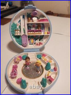 Vntg Bluebird Polly Pocket Ice Skating Party with Figures COMPLETE 1989