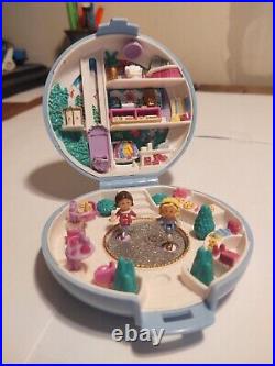 Vntg Bluebird Polly Pocket Ice Skating Party with Figures COMPLETE 1989