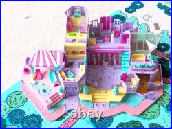 Vtg Polly Pocket Pollyville Set & Mat + Mansion Lights Up & Disney Magic Kingdom